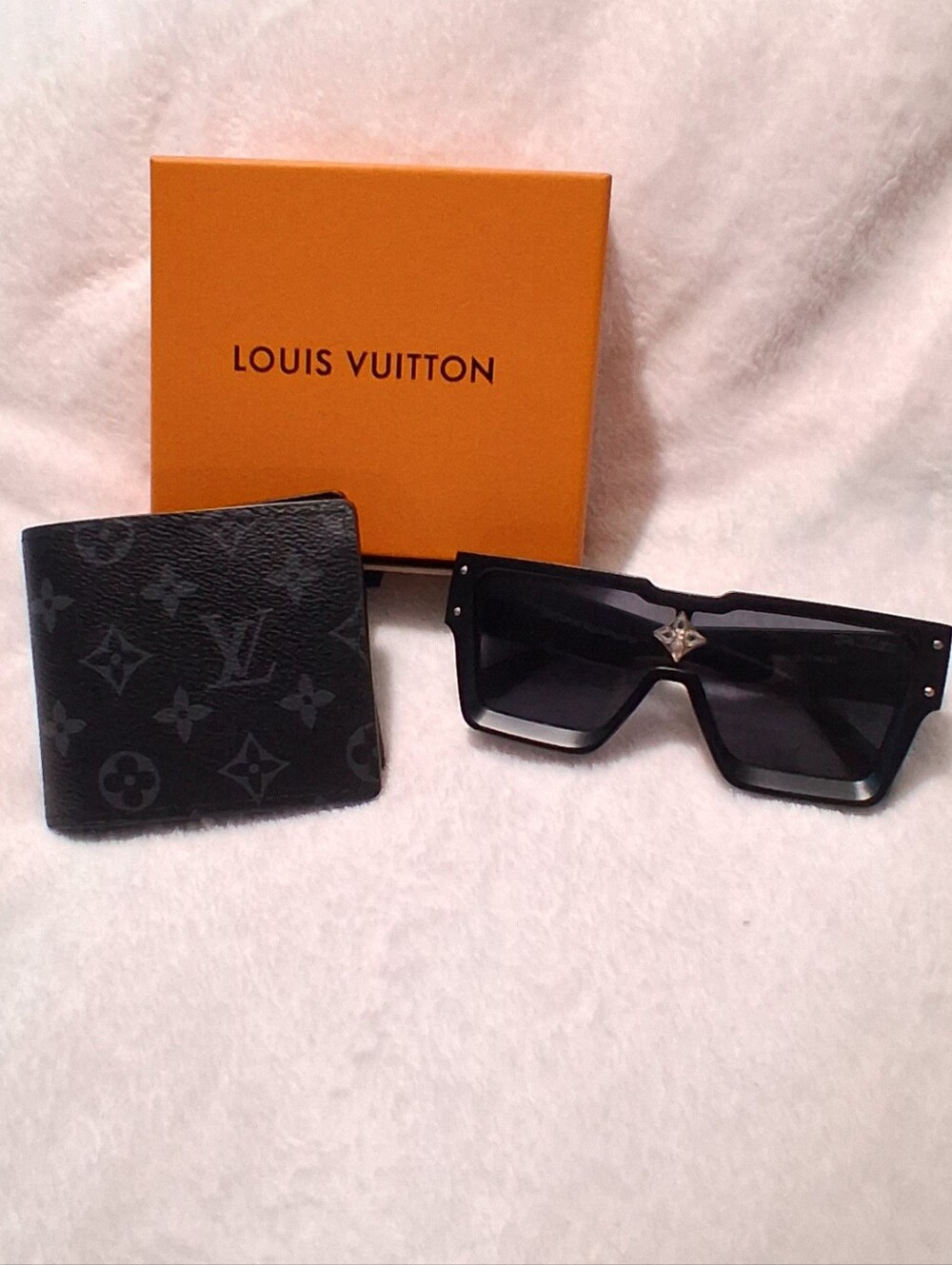 Louis Vuitton Wallet + Sunglasses (BUNDLE)
